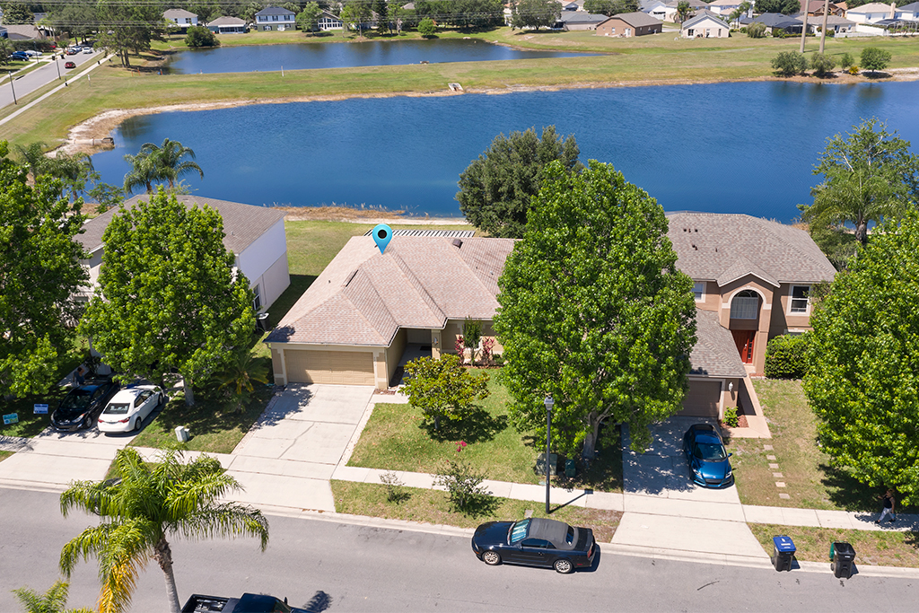 aerial photo of a waterfront home in Orlando fl